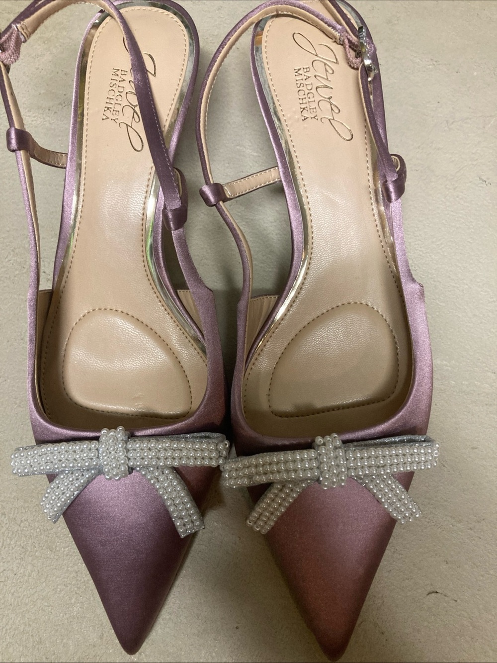 Jewel Badgley Mischka Berry Pink Satin Pointed-Toe Slingbacks with Pearl Bow 6M